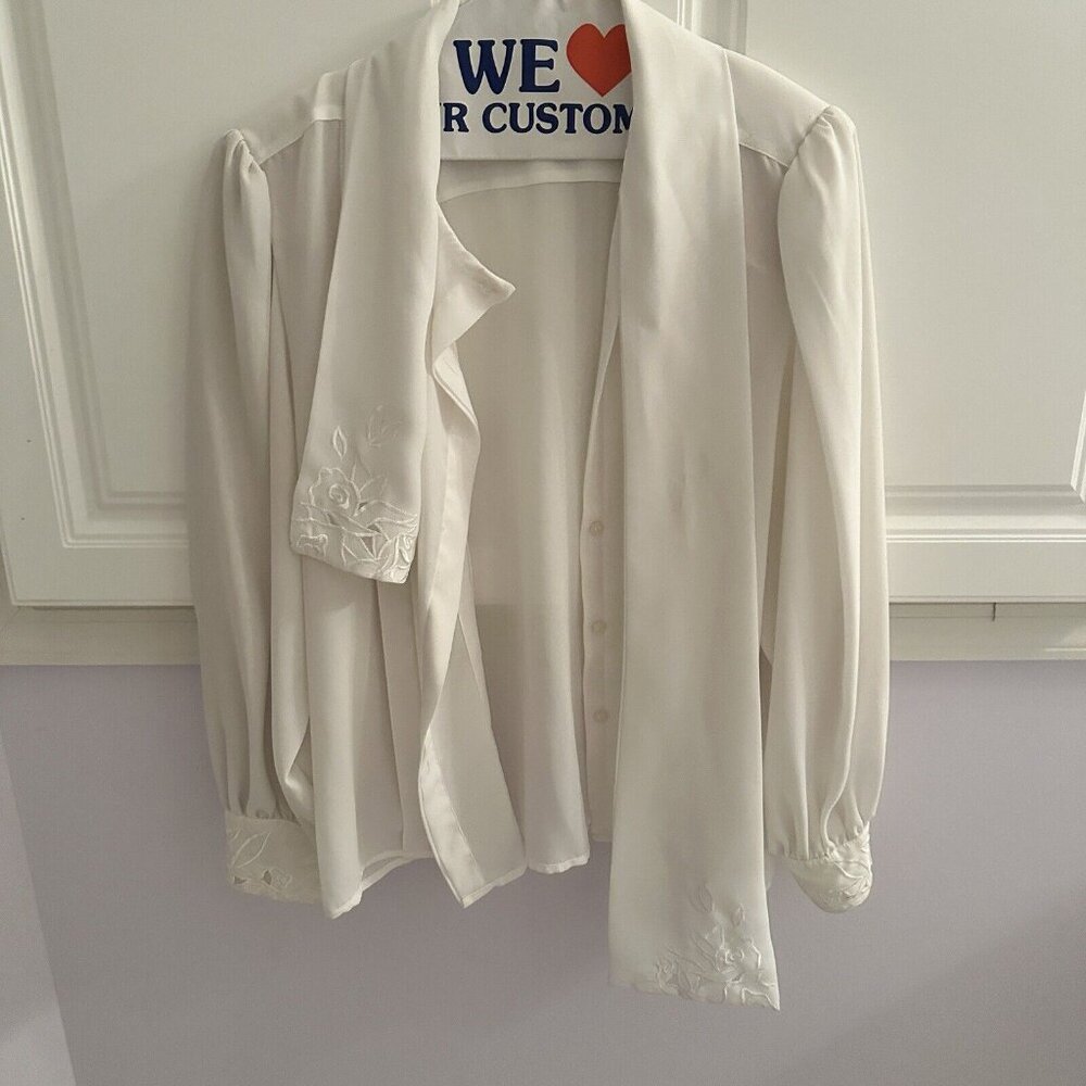 Josephine Chaus White Button-Up Ascot Scarf Blouse, Size 10 – Floral Accents